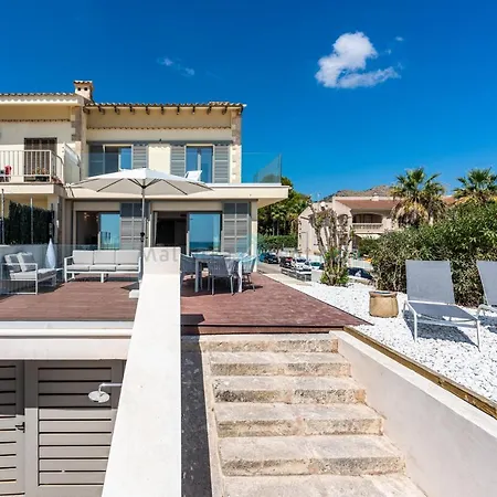 Villa M4R 1 Villa Laura Front Line Beach House *