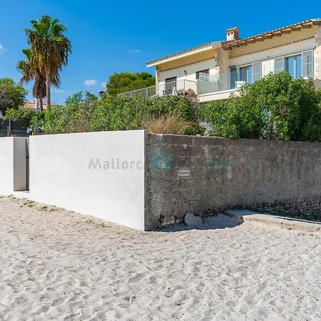 M4R 1 Villa Laura Front Line Beach House Villa *