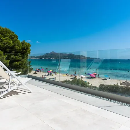 M4R 1 Villa Laura Front Line Beach House Villa