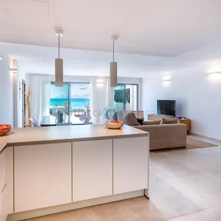 Villa M4R 1 Villa Laura Front Line Beach House